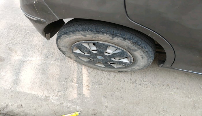 2017 Maruti Wagon R 1.0 LXI CNG (O), Petrol, Manual, 1,08,428 km, tyre