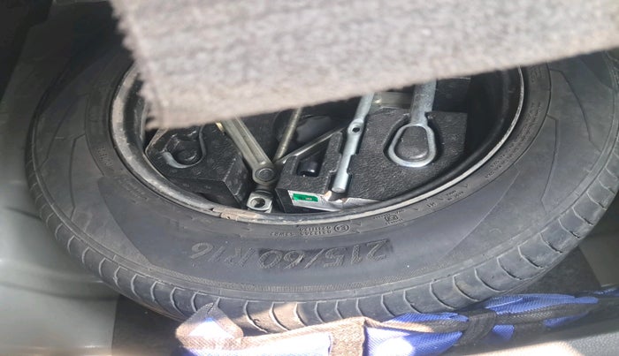 2022 MG ASTOR STYLE EX 1.5 MT, Petrol, Manual, 95,151 km, tyre