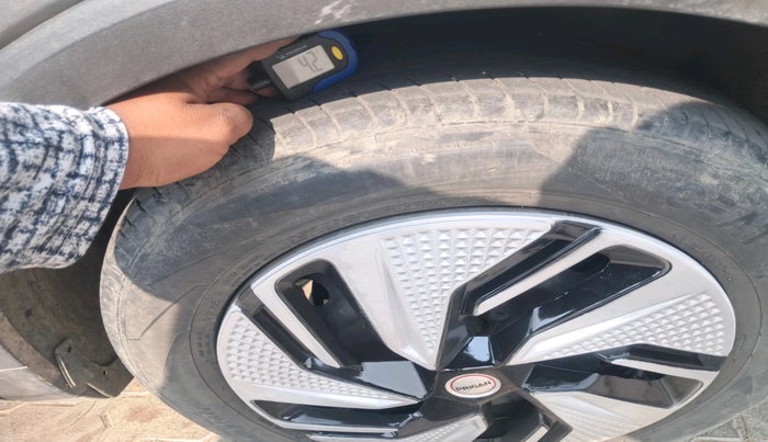 2022 MG ASTOR STYLE EX 1.5 MT, Petrol, Manual, 95,151 km, tyre