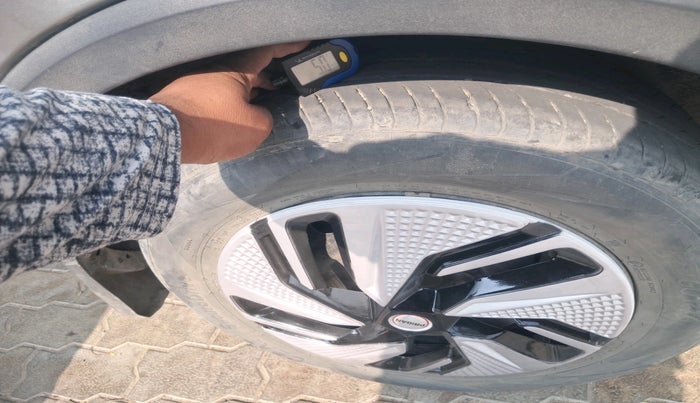 2022 MG ASTOR STYLE EX 1.5 MT, Petrol, Manual, 95,151 km, tyre