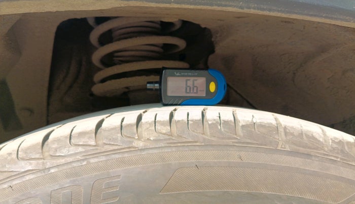 2017 Maruti Vitara Brezza ZDI PLUS, Diesel, Manual, 1,35,805 km, tyre