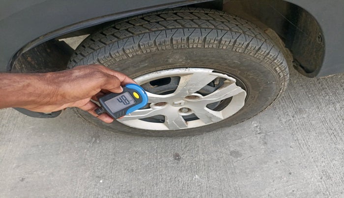 2017 Renault Kwid RXT 1.0, Petrol, Manual, 48,240 km, tyre