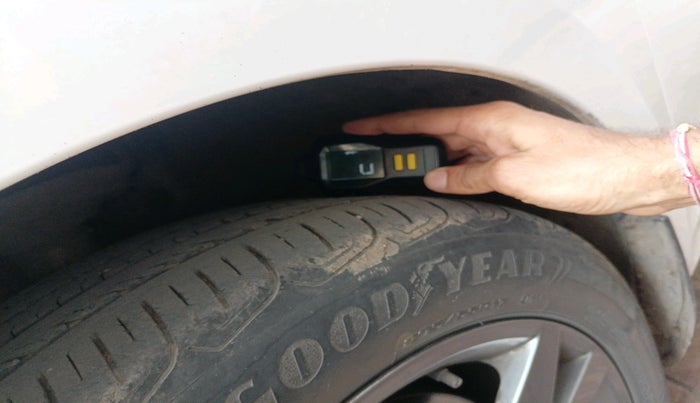 2022 Skoda Octavia STYLE 2.0, Petrol, Automatic, 38,477 km, tyre