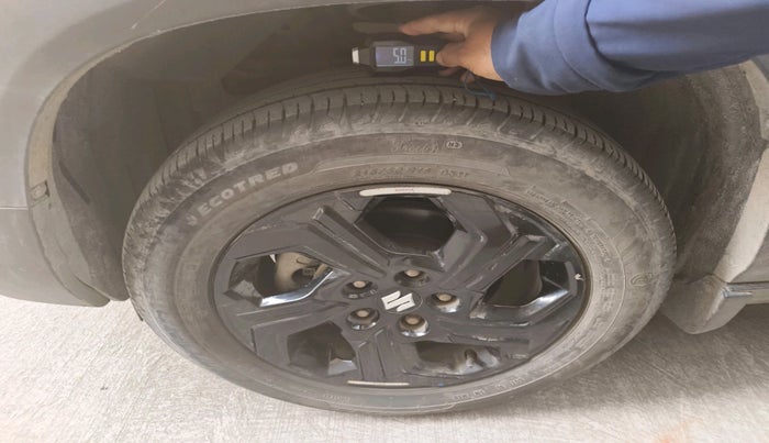 2022 Maruti BREZZA ZXI AT SMART HYBRID, Petrol, Automatic, 35,792 km, tyre