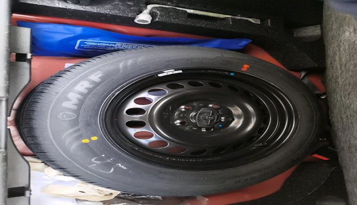 2022 Maruti BREZZA ZXI AT SMART HYBRID, Petrol, Automatic, 35,792 km, tyre