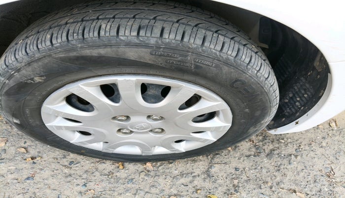 2011 Hyundai i20 MAGNA 1.2, Petrol, Manual, 32,885 km, tyre