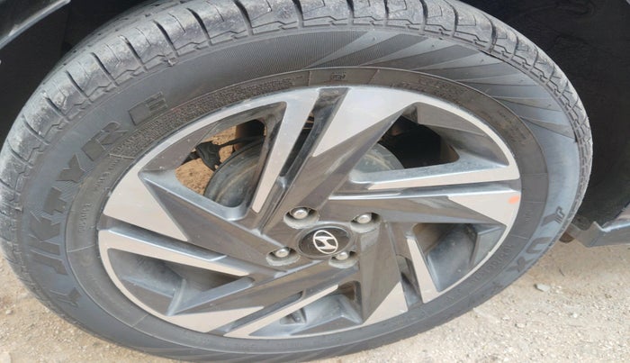 2022 Hyundai NEW I20 SPORTZ 1.5 MT, Diesel, Manual, 60,063 km, tyre