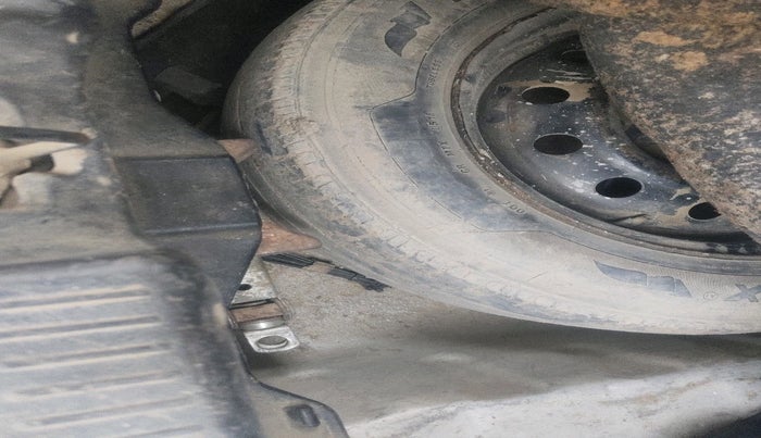 2018 Maruti Dzire VDI, Diesel, Manual, 1,66,057 km, tyre