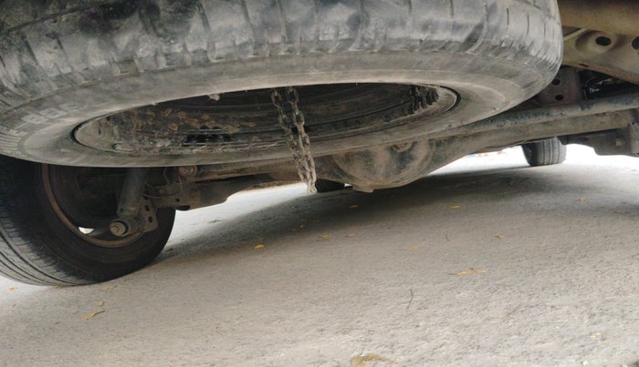 2017 Toyota Innova Crysta 2.4 VX 8 STR, Diesel, Manual, 2,17,585 km, tyre