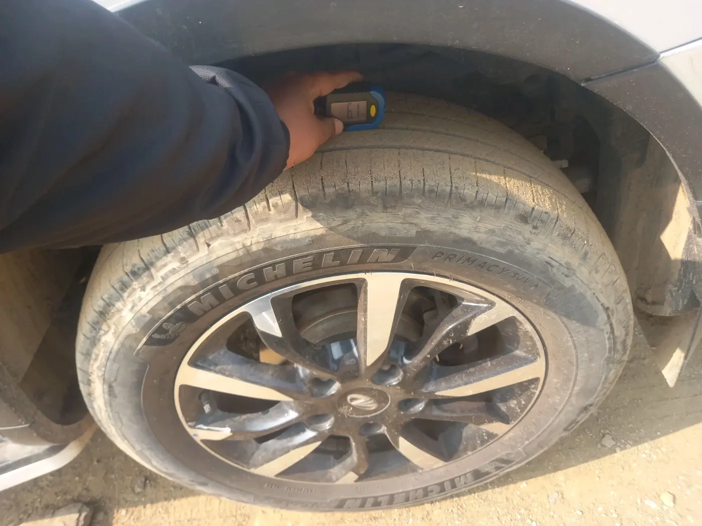 2019 Mahindra XUV500 W11 AT, Diesel, Automatic, 1,07,557 km, tyre