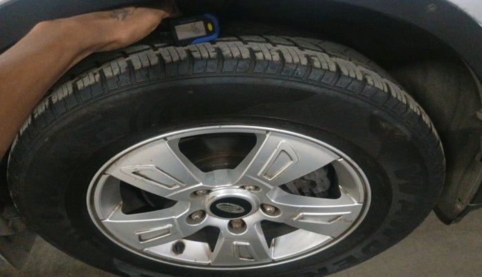 2014 Mahindra XUV500 W8, Diesel, Manual, 75,640 km, tyre