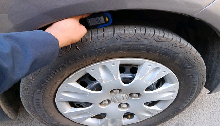 2013 Honda Brio S MT, Petrol, Manual, 53,899 km, tyre