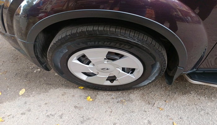 2017 Mahindra XUV500 W6, Diesel, Manual, 73,050 km, tyre