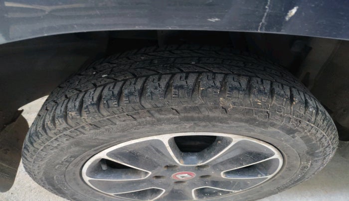 2017 Renault Duster RXS CVT, Petrol, Automatic, 90,481 km, tyre