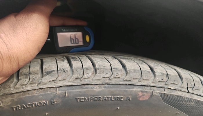 2025 Hyundai NEW I20 SPORTZ 1.2 MT, Petrol, Manual, 690 km, tyre