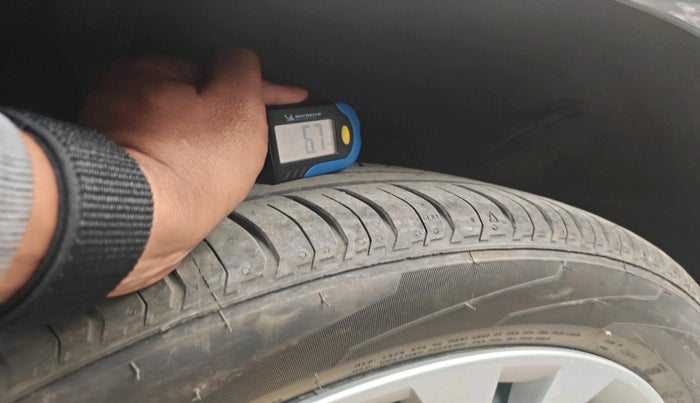 2025 Hyundai NEW I20 SPORTZ 1.2 MT, Petrol, Manual, 690 km, tyre