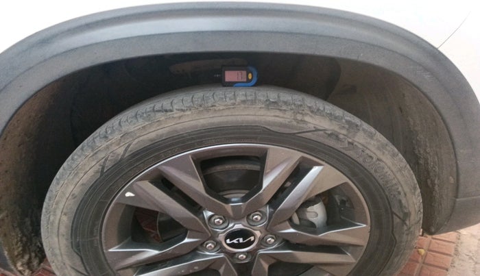 2021 KIA SELTOS HTX 1.5 PETROL, Petrol, Manual, 1,25,903 km, tyre