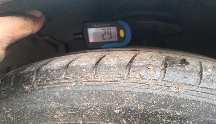 2017 Maruti Ciaz ZETA DIESEL 1.3, Diesel, Manual, 82,393 km, tyre