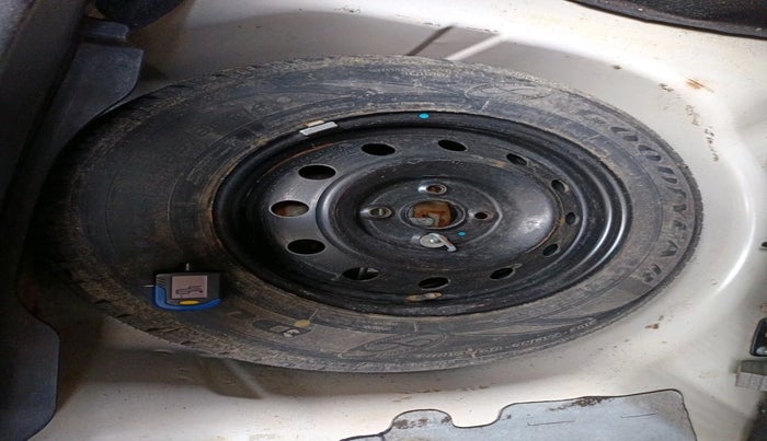 2013 Maruti Swift Dzire VXI, Petrol, Manual, 63,066 km, tyre