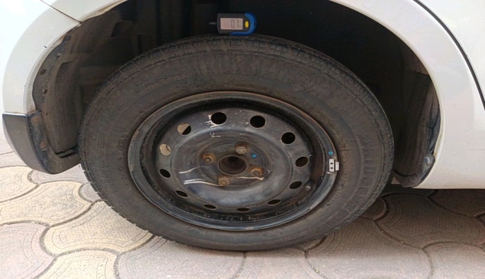 2013 Maruti Swift Dzire VXI, Petrol, Manual, 63,066 km, tyre