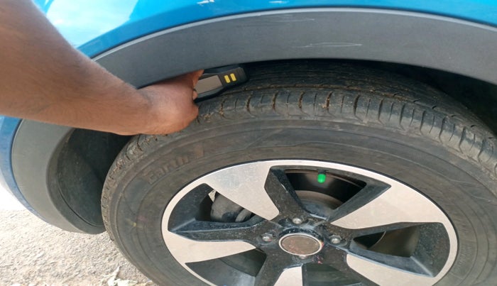 2017 Tata NEXON XZ PLUS PETROL, Petrol, Manual, 98,982 km, tyre