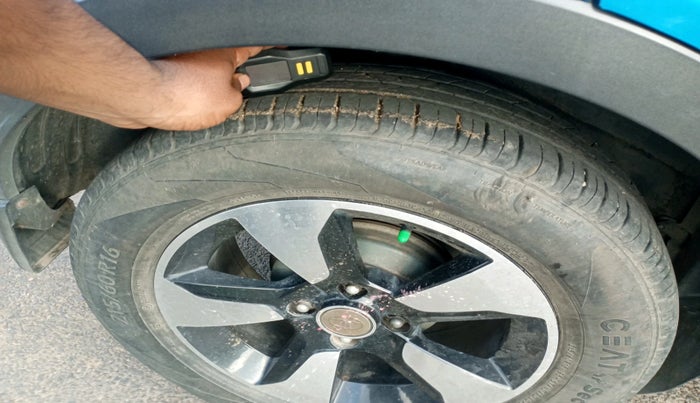 2017 Tata NEXON XZ PLUS PETROL, Petrol, Manual, 98,982 km, tyre