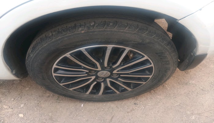 2014 Maruti Swift Dzire ZXI, Petrol, Manual, 74,849 km, tyre