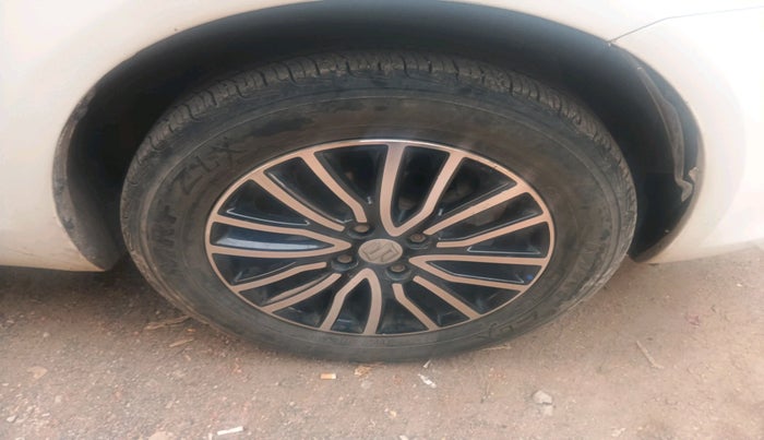 2014 Maruti Swift Dzire ZXI, Petrol, Manual, 74,849 km, tyre