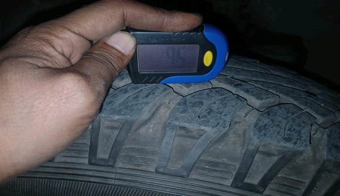 2018 Mahindra TUV300 T8 AMT, Diesel, Automatic, 49,716 km, tyre