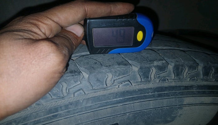 2018 Mahindra TUV300 T8 AMT, Diesel, Automatic, 49,716 km, tyre