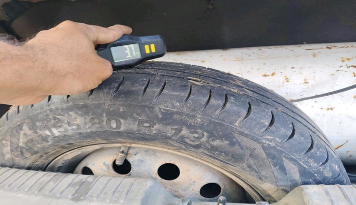 2011 Hyundai i10 MAGNA 1.1, Petrol, Manual, 1,16,551 km, tyre