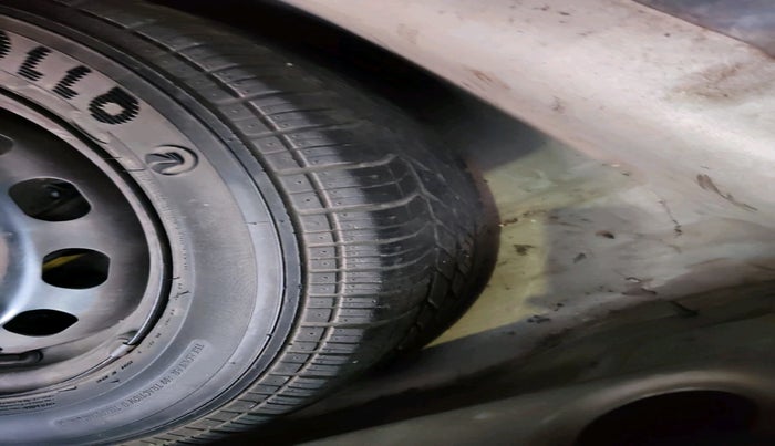 2012 Ford Figo ZXI 1.4 DIESEL, Diesel, Manual, 1,17,154 km, tyre