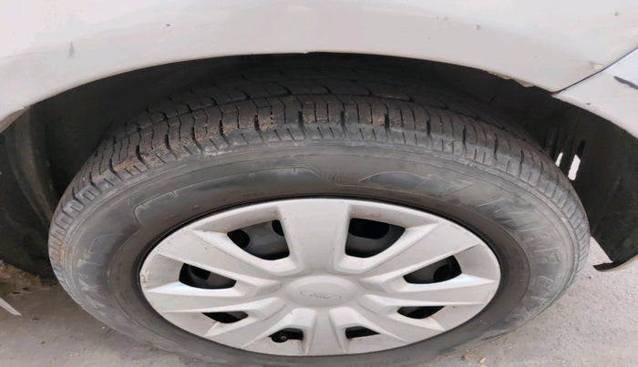 2012 Ford Figo ZXI 1.4 DIESEL, Diesel, Manual, 1,17,154 km, tyre