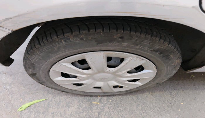 2012 Ford Figo ZXI 1.4 DIESEL, Diesel, Manual, 1,17,154 km, tyre