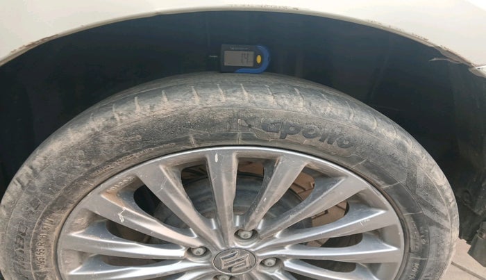 2015 Maruti Ciaz ZXI+ RS, Petrol, Manual, 1,04,530 km, tyre