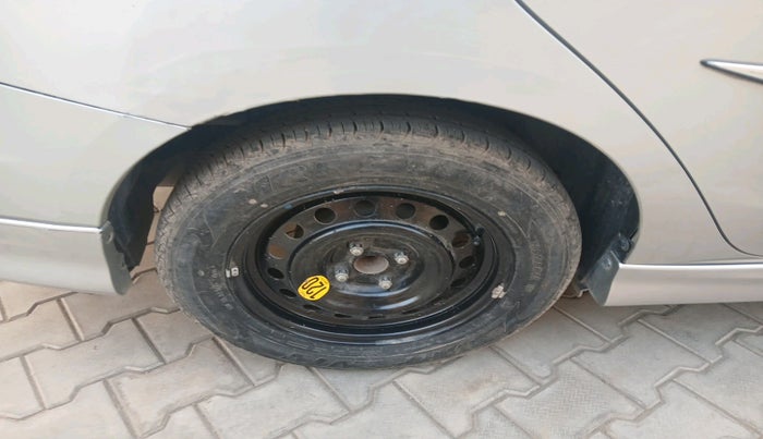 2015 Maruti Ciaz ZXI+ RS, Petrol, Manual, 1,04,530 km, tyre