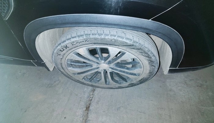 2021 MG HECTOR PLUS SHARP 1.5 PETROL TURBO DCT 6-STR, Petrol, Automatic, 55,815 km, tyre