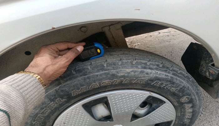 2011 Maruti Eeco 5 STR WITH A/C+HTR, Petrol, Manual, 62,304 km, tyre