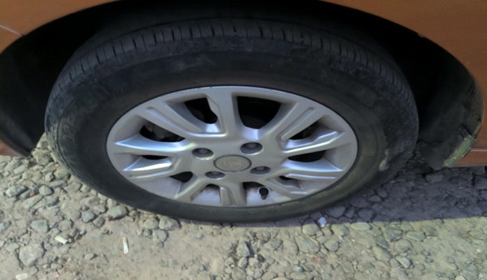 2017 Tata Tiago XZ PETROL, Petrol, Manual, 75,950 km, tyre