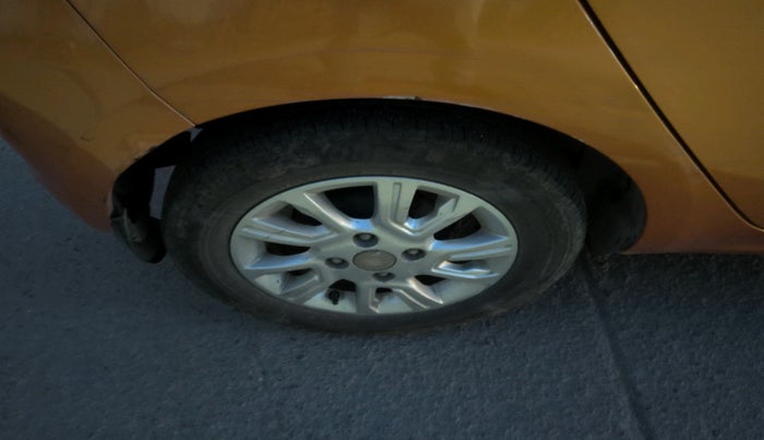 2017 Tata Tiago XZ PETROL, Petrol, Manual, 75,950 km, tyre