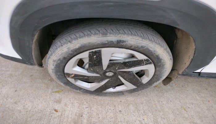 2021 Nissan MAGNITE XE, Petrol, Manual, 55,098 km, tyre