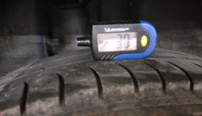 2016 Skoda Rapid 1.5 TDI CR ELEGANCE, Diesel, Manual, 2,88,672 km, tyre