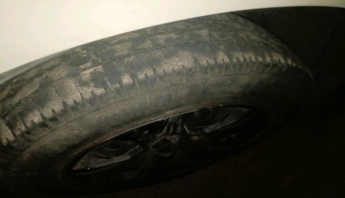 2015 Ford Ecosport TREND 1.5L DIESEL, Diesel, Manual, 1,03,047 km, tyre