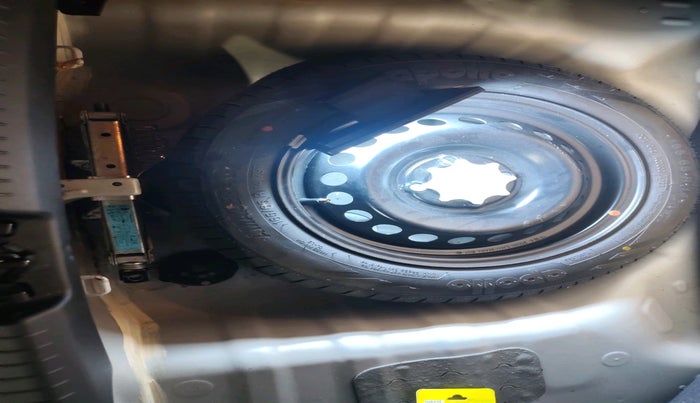 2015 Hyundai Grand i10 ASTA AT 1.2 KAPPA VTVT, Petrol, Automatic, 76,569 km, tyre