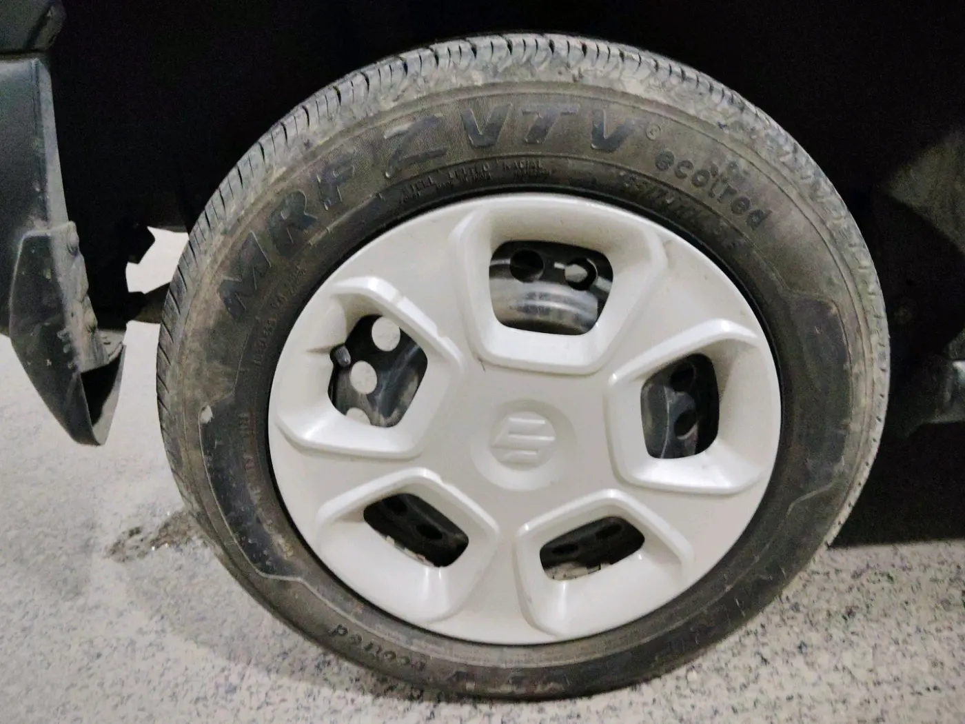 2023 Maruti S PRESSO VXI+, Petrol, Manual, 17,772 km, tyre