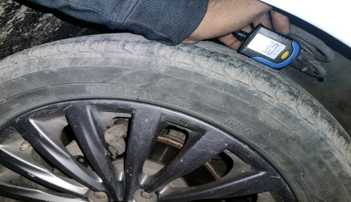 2016 Maruti Ciaz ZDI+ SHVS, Diesel, Manual, 1,93,057 km, tyre