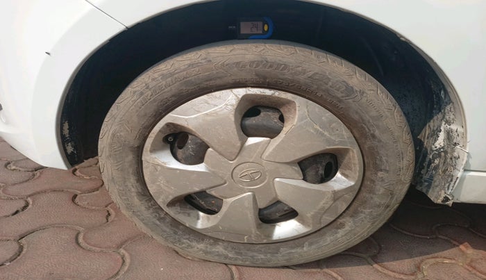 2022 Tata Tiago XT CNG, Petrol, Manual, 50,493 km, tyre