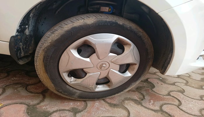 2022 Tata Tiago XT CNG, Petrol, Manual, 50,493 km, tyre