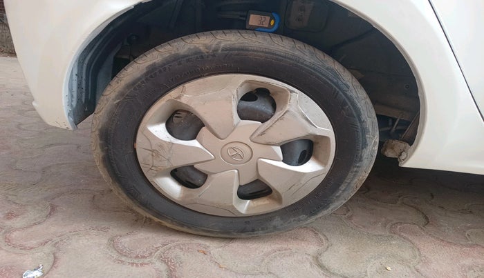 2022 Tata Tiago XT CNG, Petrol, Manual, 50,493 km, tyre