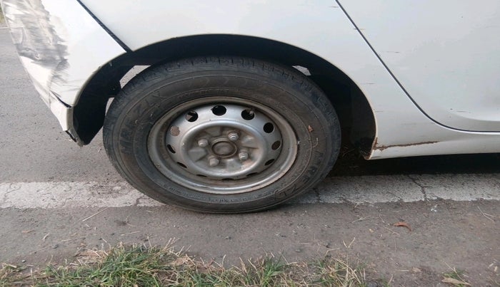 2013 Hyundai Eon ERA +, Petrol, Manual, 59,930 km, tyre